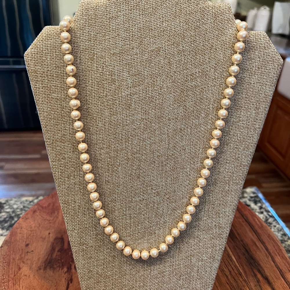 Vintage Marvella 23 inch pearl necklace